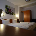 Ari Hotel 2*