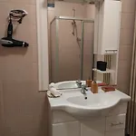 Hotel Ari 2*