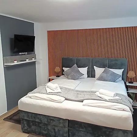 Hotel Ari 2*